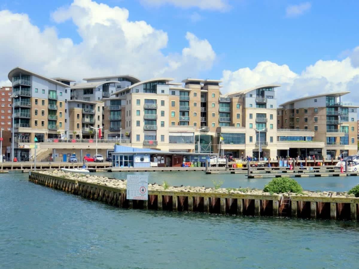 Crow'S Nest Villa Poole Dış mekan fotoğraf