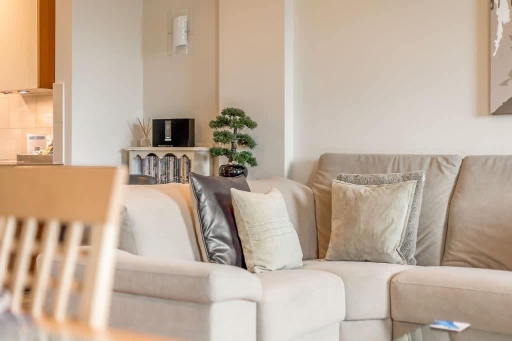 Crow'S Nest Villa Poole Dış mekan fotoğraf