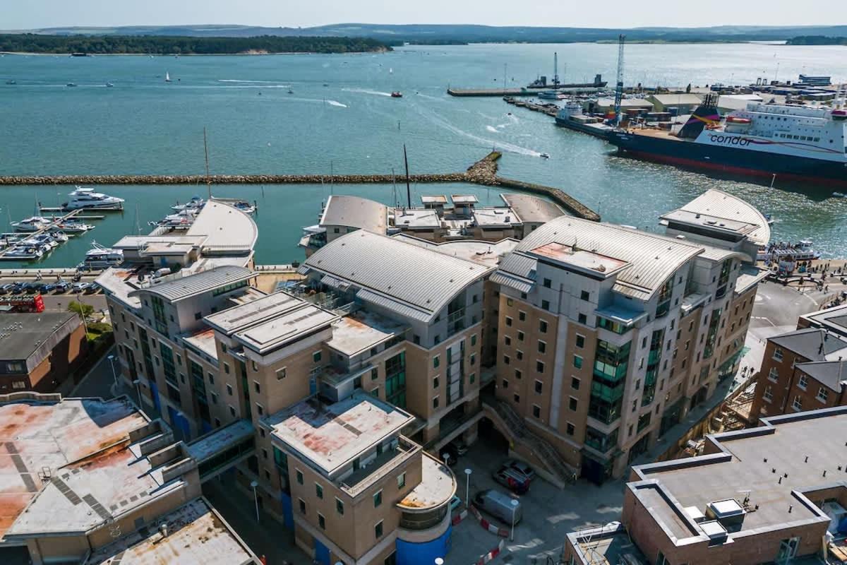 Crow'S Nest Villa Poole Dış mekan fotoğraf