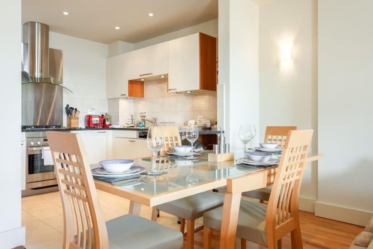 Crow'S Nest Villa Poole Dış mekan fotoğraf