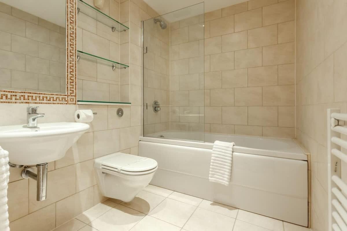 Crow'S Nest Villa Poole Dış mekan fotoğraf