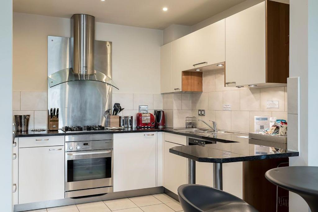Crow'S Nest Villa Poole Dış mekan fotoğraf