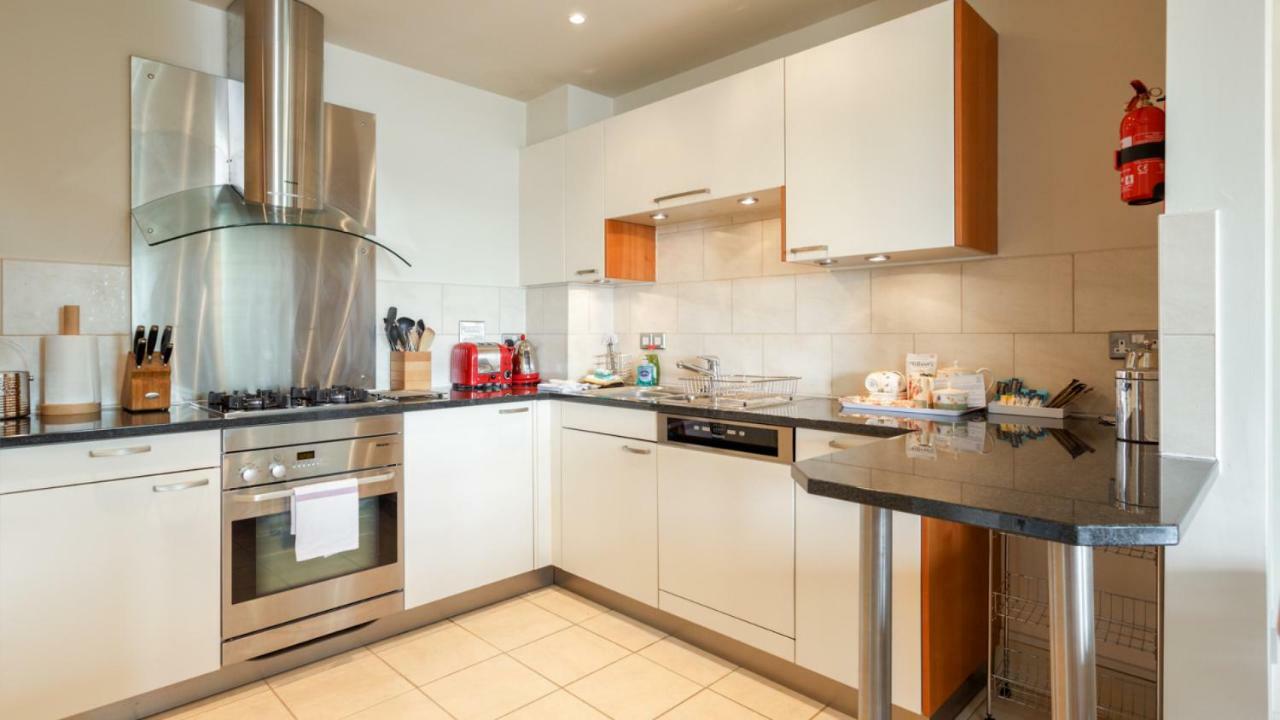 Crow'S Nest Villa Poole Dış mekan fotoğraf